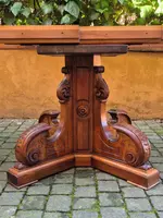 Antique extendable round walnut table, 2.7 meters