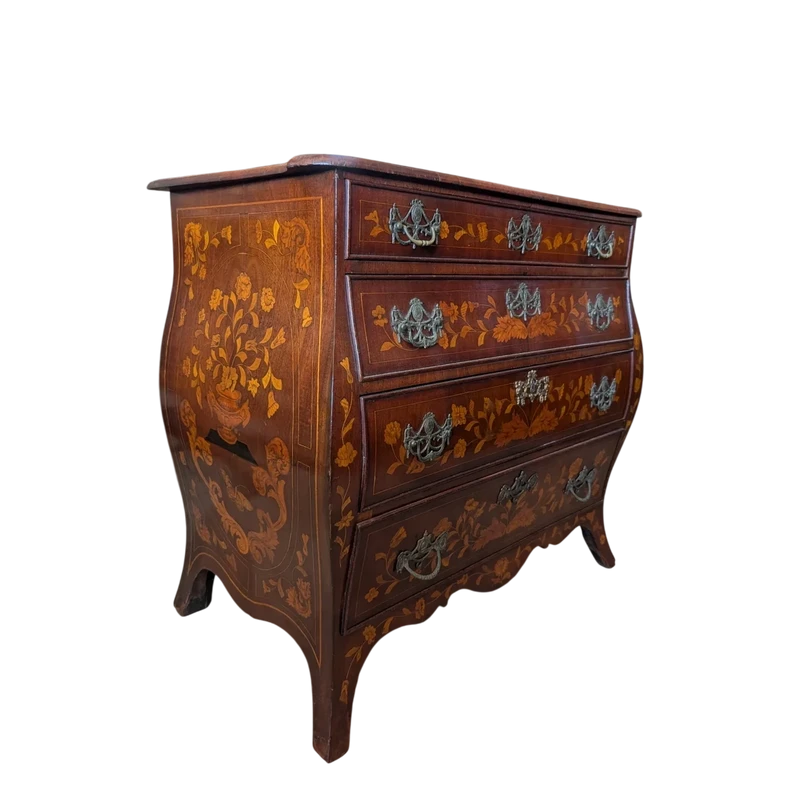 Piccolo comò bombato in stile olandese con intarsi floreali