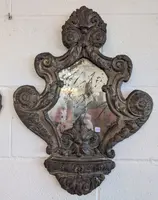 Coppia di specchierine in rame sbalzato e argentato Fine XIX secolo