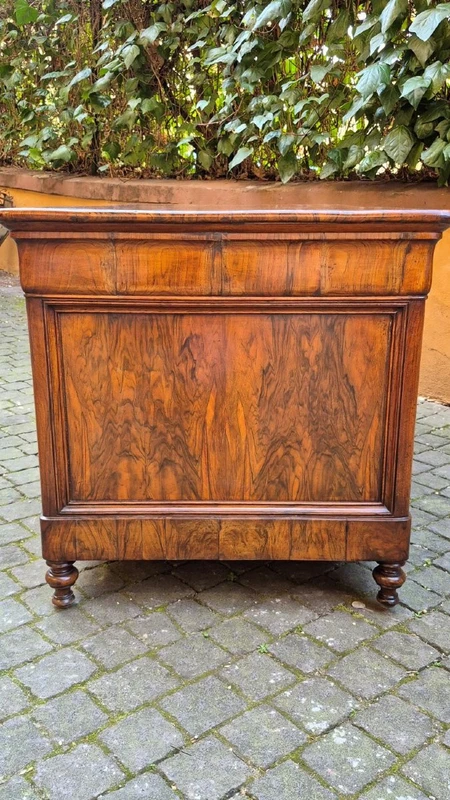 Antique Louis Philippe desk with a walnut and burl veneer and a groove