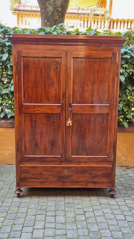 Antique Modena-style sideboard in walnut