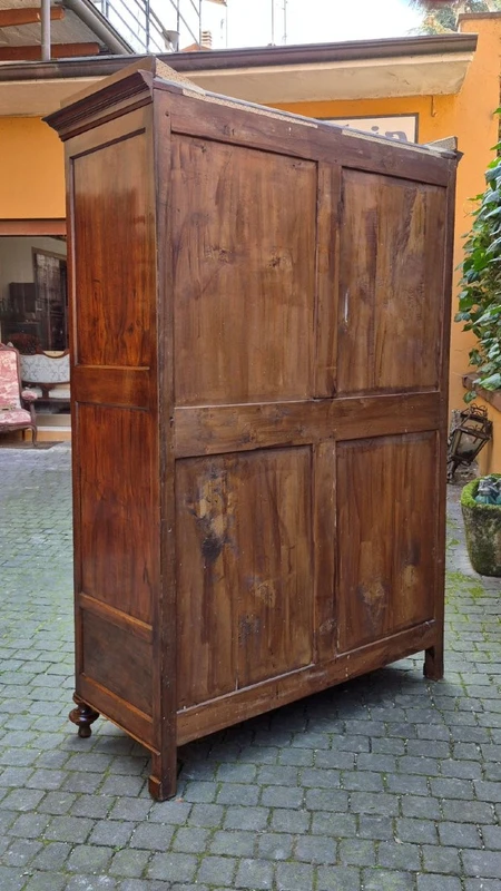 Antique Modena-style sideboard in walnut