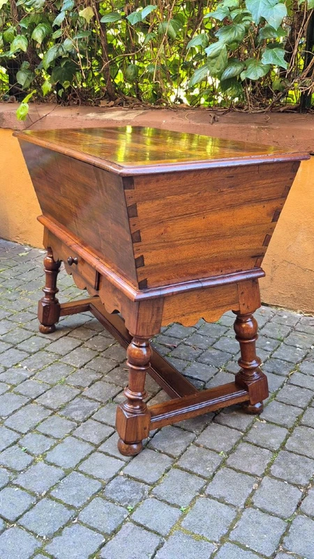 18th-century Piedmontese sideboard / panara