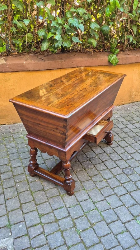 18th-century Piedmontese sideboard / panara