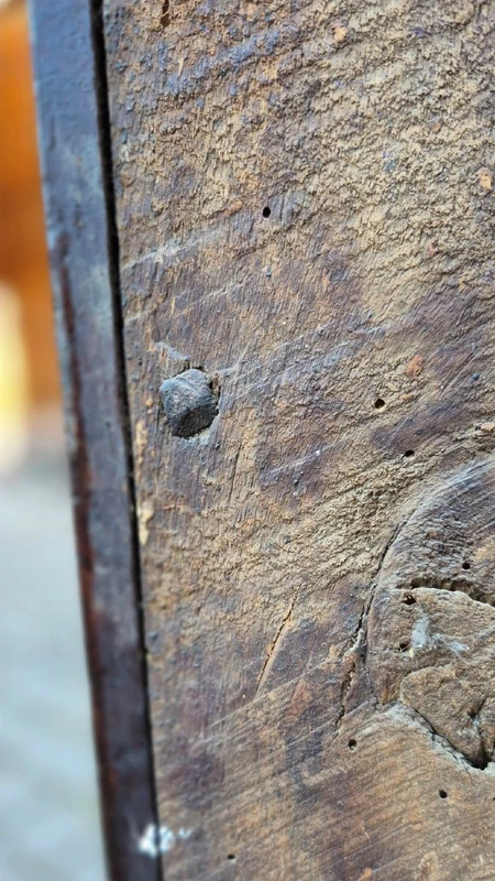 Commode à tiroirs ancienne de Reggio, datant du XVIIe siècle