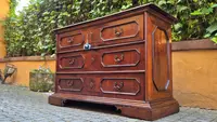 Commode à tiroirs ancienne de Reggio, datant du XVIIe siècle