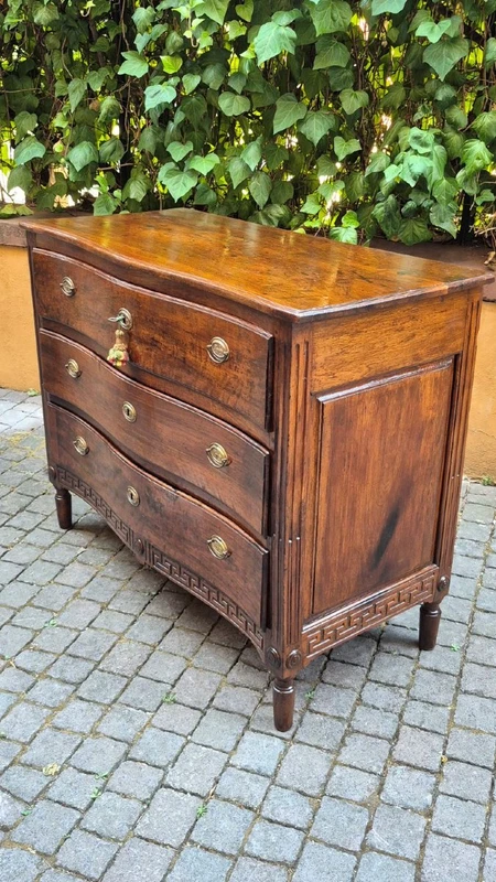 Comò cassettone mosso antico emiliano del '700