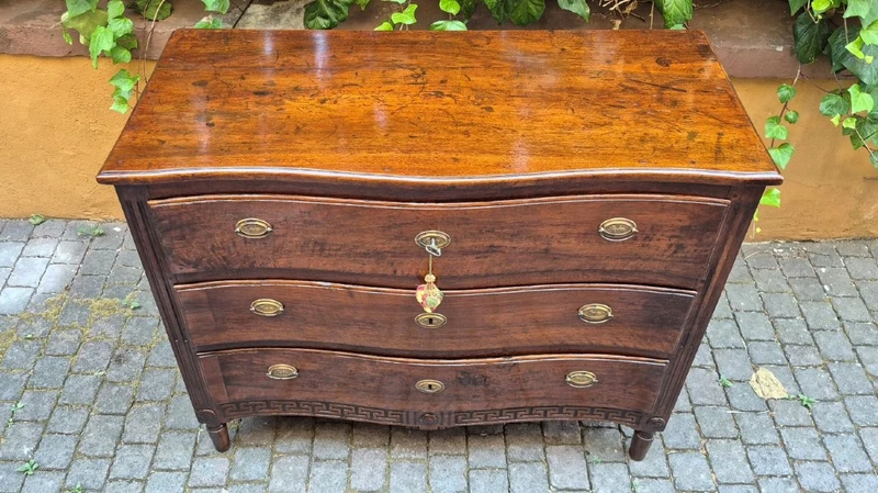 Comò cassettone mosso antico emiliano del '700