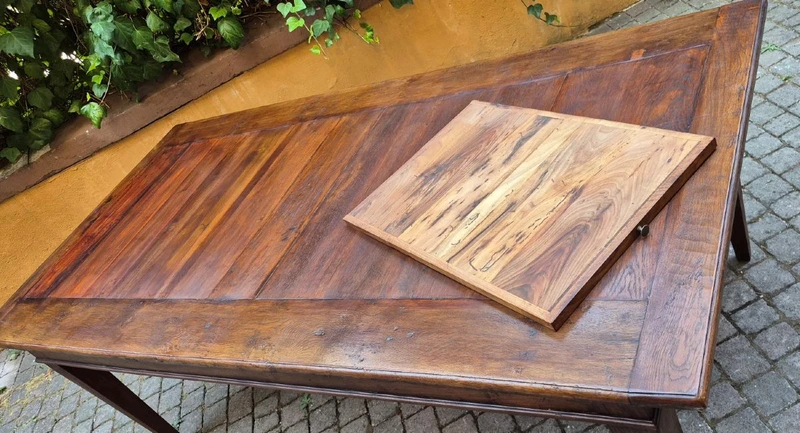 Large antique Piedmontese table with spindle legs