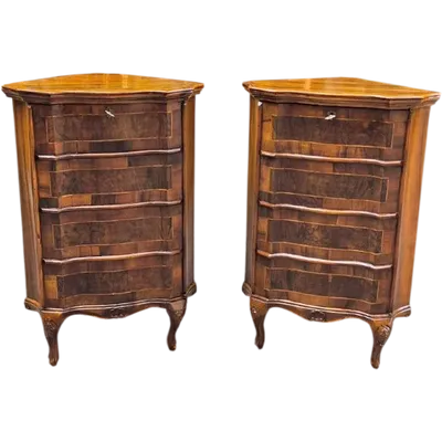 Pair of antique corner cabinets from Emilia, veneered in walnut and burl wood