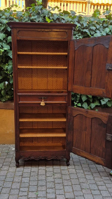 Antique 18th-century French sideboard made of walnut