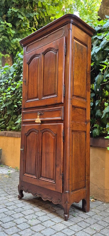 Antique 18th-century French sideboard made of walnut