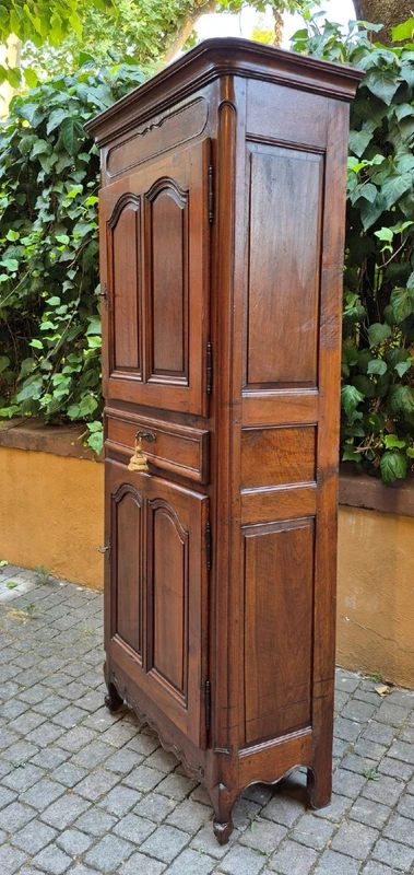 Antique 18th-century French sideboard made of walnut