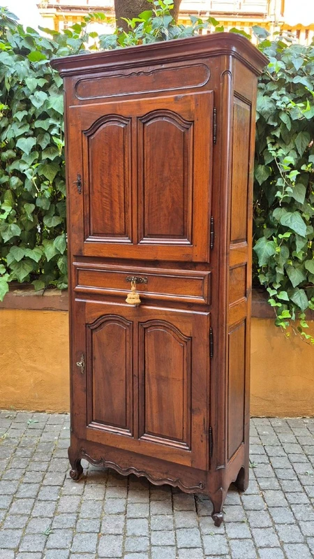 Antique 18th-century French sideboard made of walnut