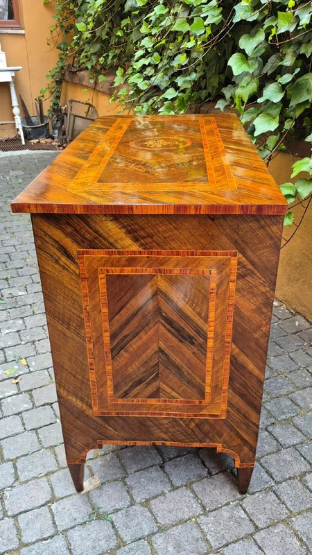 Antique Lombard Louis XVI chest of drawers with fillet work and inlay
