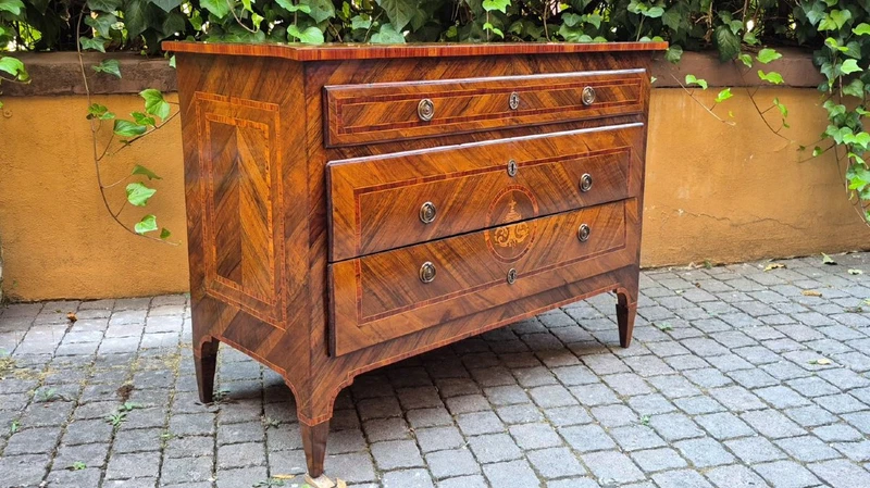 Antique Lombard Louis XVI chest of drawers with fillet work and inlay