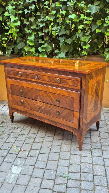 Antique Lombard Louis XVI chest of drawers with fillet work and inlay