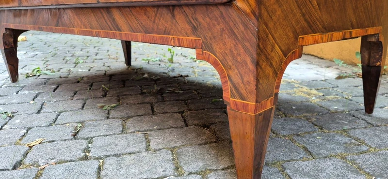 Antique Lombard Louis XVI chest of drawers with fillet work and inlay
