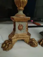 Coppia Candelieri antichi in legno  intagliato  con decorazioni a foglia d'acanto