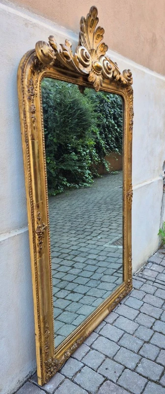Grand miroir ancien doré du XIXe siècle avec corniche