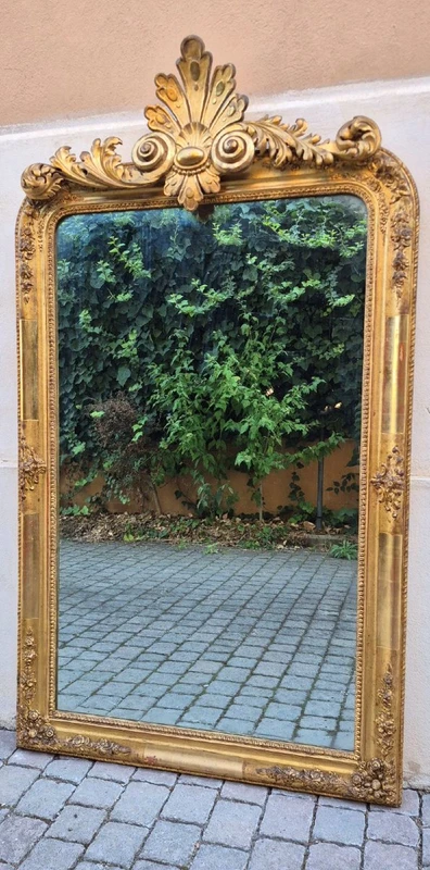 Grand miroir ancien doré du XIXe siècle avec corniche