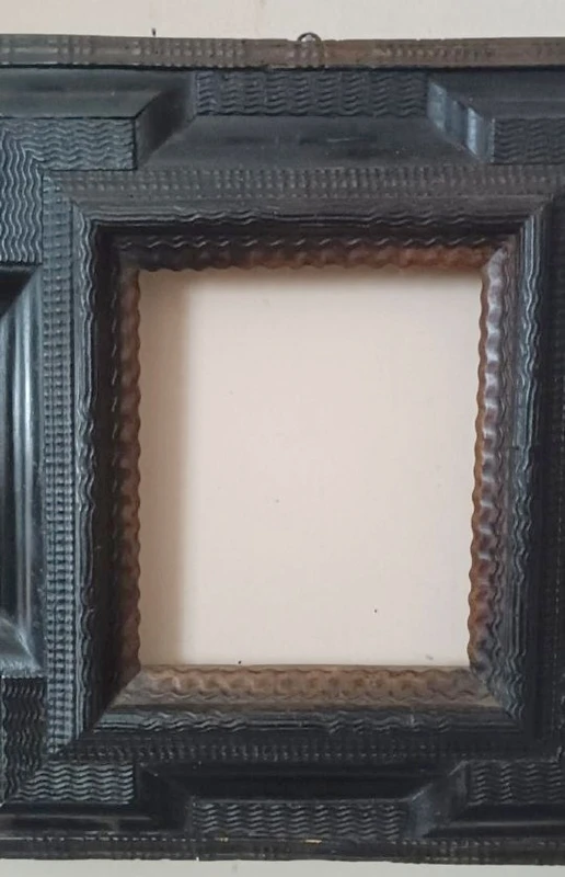 Antique 17th-century frame - Louis XIII guilloche