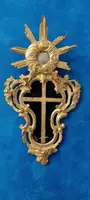 Antico cornice con crocifisso, in legno  intagliato e dorato, XVIII secolo