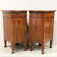 Paire ancienne de tables de chevet de style Empire en noyer marqueté, XIXe siècle