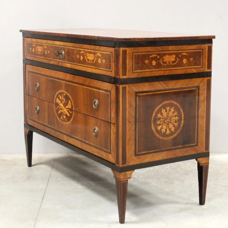 Commode ancienne de style Louis XVI en noyer marqueté, XVIIIe siècle