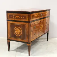 Commode ancienne de style Louis XVI en noyer marqueté, XVIIIe siècle