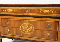 Commode ancienne de style Louis XVI en noyer marqueté, XVIIIe siècle