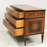 Commode ancienne de style Louis XVI en noyer marqueté, XVIIIe siècle