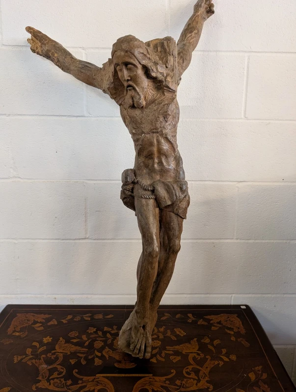 Cristo crocifisso in legno scolpito
