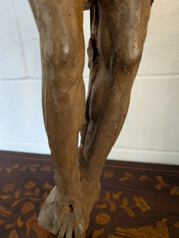 Cristo crocifisso in legno scolpito