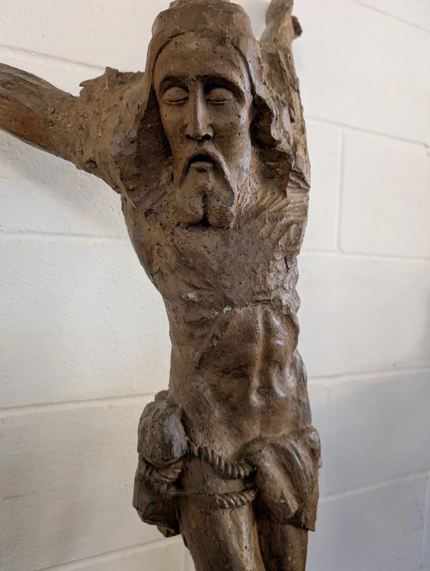 Cristo crocifisso in legno scolpito