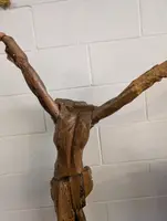 Cristo crocifisso in legno scolpito