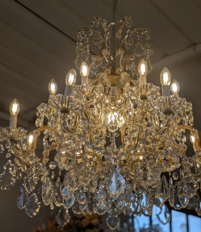 Large Maria Teresa 17-light crystal chandelier – First half of the 20th century