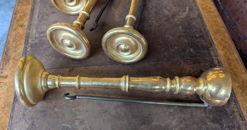 Quatre tringles à rideaux en bois tourné et doré – XIXe siècle