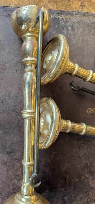 Quatre tringles à rideaux en bois tourné et doré – XIXe siècle