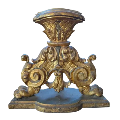 Carved and gilded wooden riser