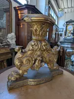Carved and gilded wooden riser