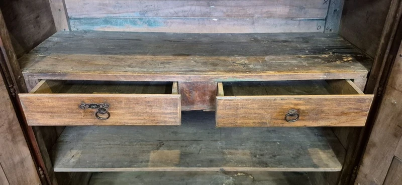 Armadio credenza antico Barocco del '600 in noce e radica