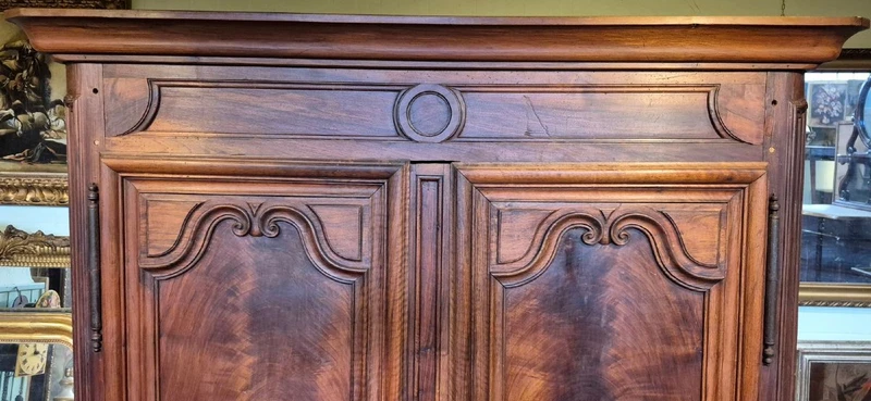 Armadio credenza antico Barocco del '600 in noce e radica
