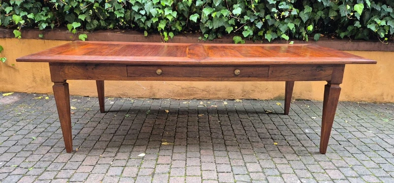 Grande table de salle à manger ancienne en noyer et cerisier