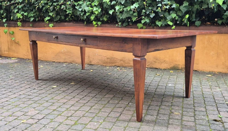 Grande table de salle à manger ancienne en noyer et cerisier