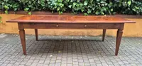 Grande table de salle à manger ancienne en noyer et cerisier