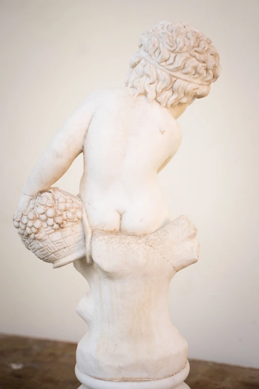 Paire de putti allégoriques en marbre de Carrare – XIXe siècle
