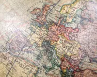 Globe terrestre ancien avec boussole « Dietrich Reimers », 1912 
