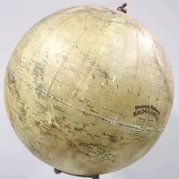 Globe terrestre ancien avec boussole « Dietrich Reimers », 1912 