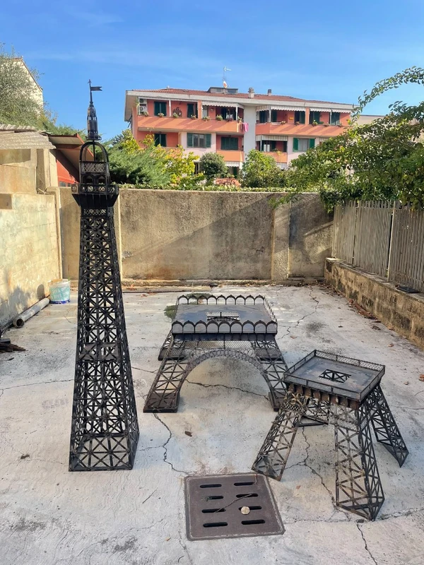 Incroyable maquette en fer de la Tour Eiffel, 340 cm, démontable en 3 pièces
